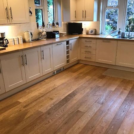 Cotswolds Luxury House In Central Bourton Large Sleeps 2-11. Pet Friendly. Exterior photo