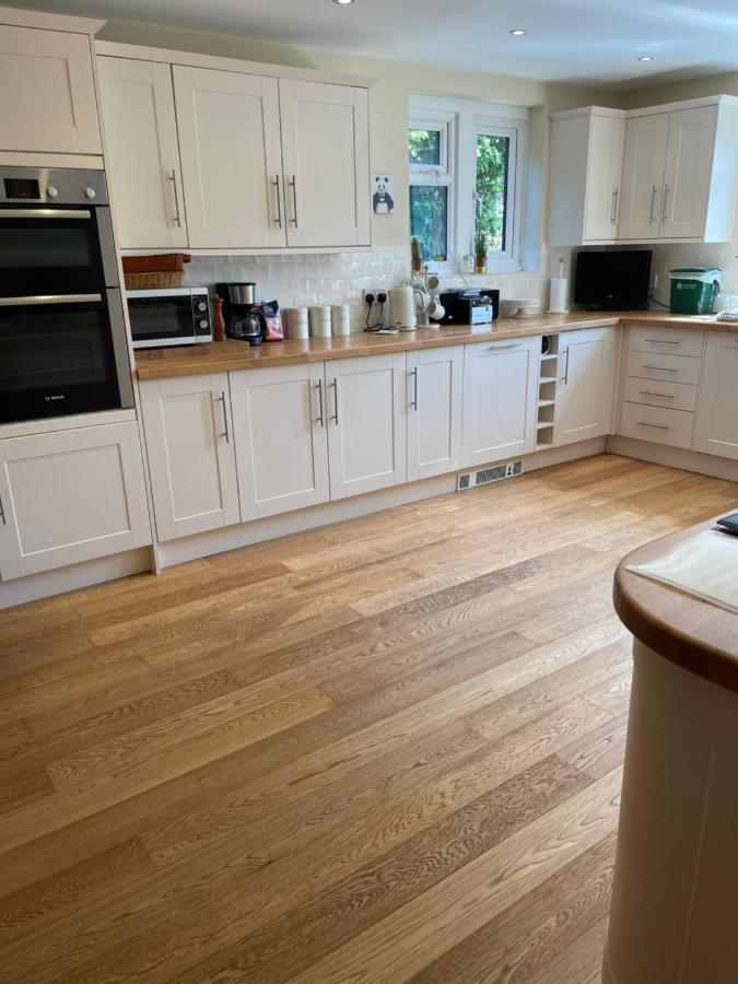 Cotswolds Luxury House In Central Bourton Large Sleeps 2-11. Pet Friendly. Exterior photo